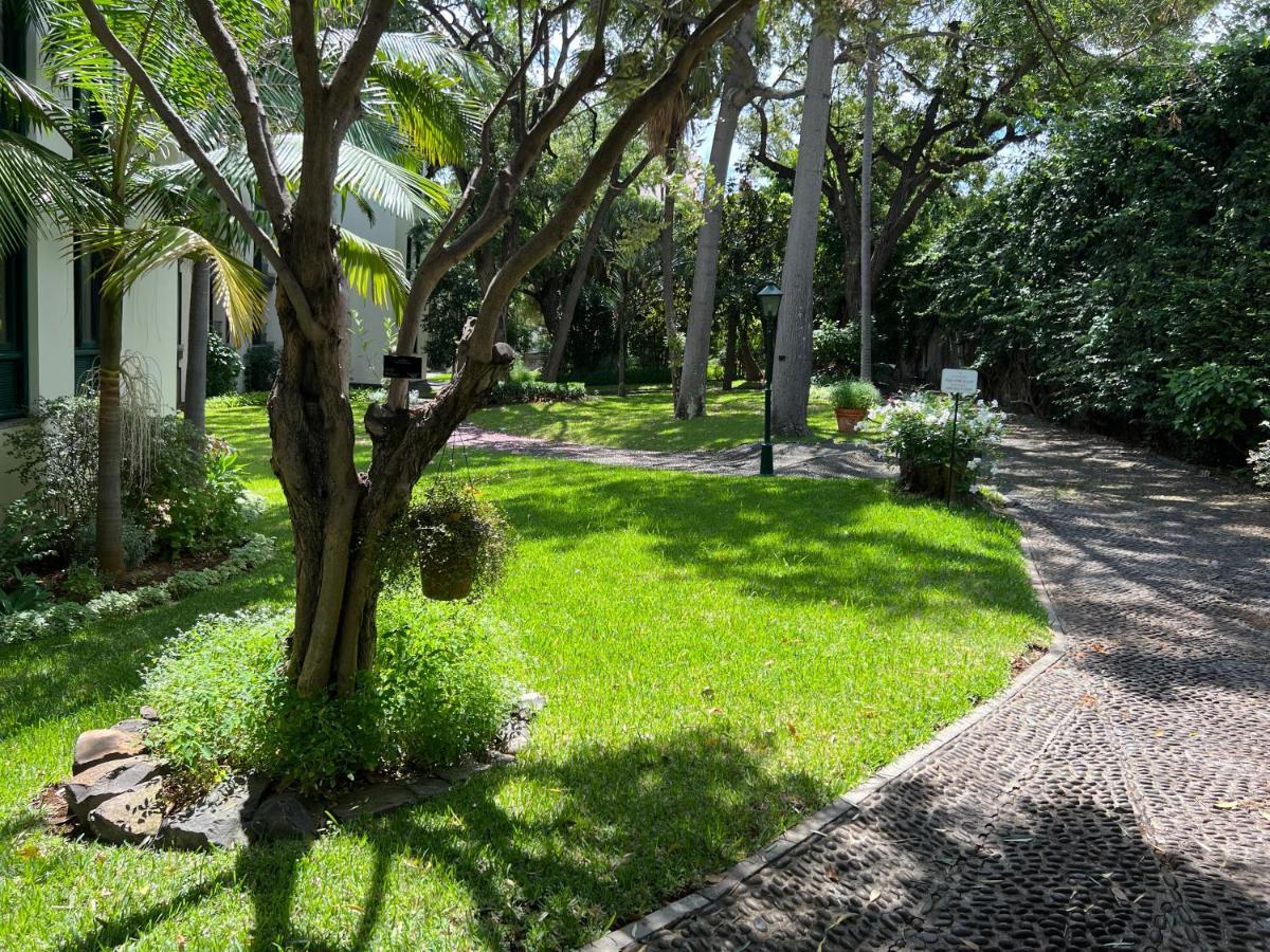 Luxury Oceanfront At Reid'S Gardens Funchal (Madeira) Exterior foto